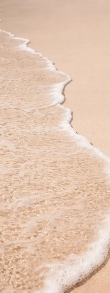 Sanfte Wellen im Sand